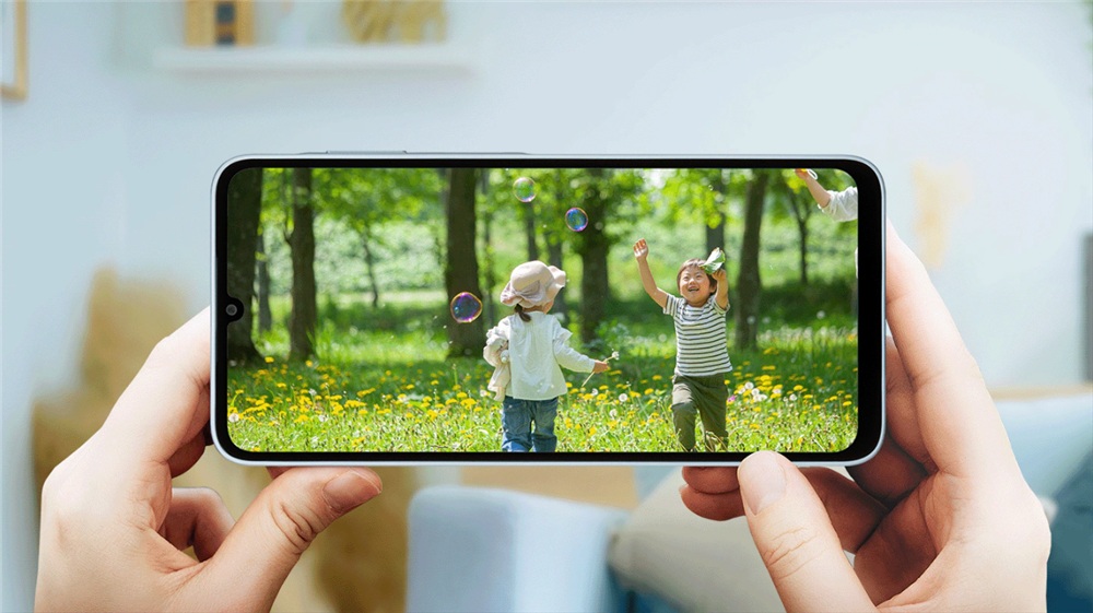 Galaxy A25 安く買う　画面に映し出される映像
