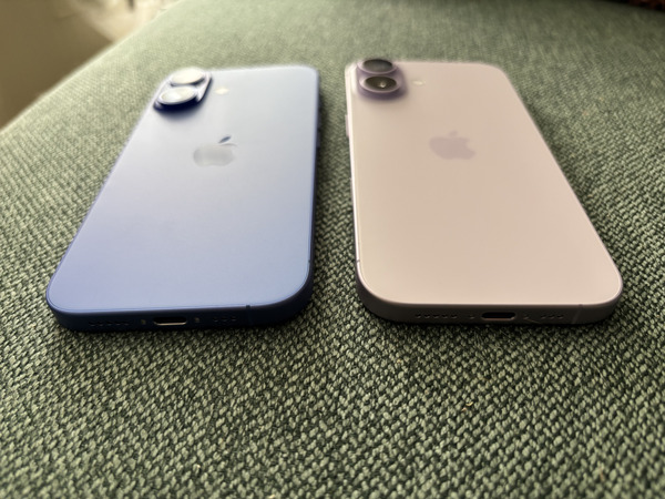 iPhone16とiPhone17のポート口