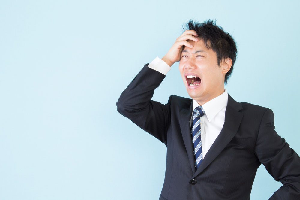 婚活でキープされていたことを知って嘆く男性