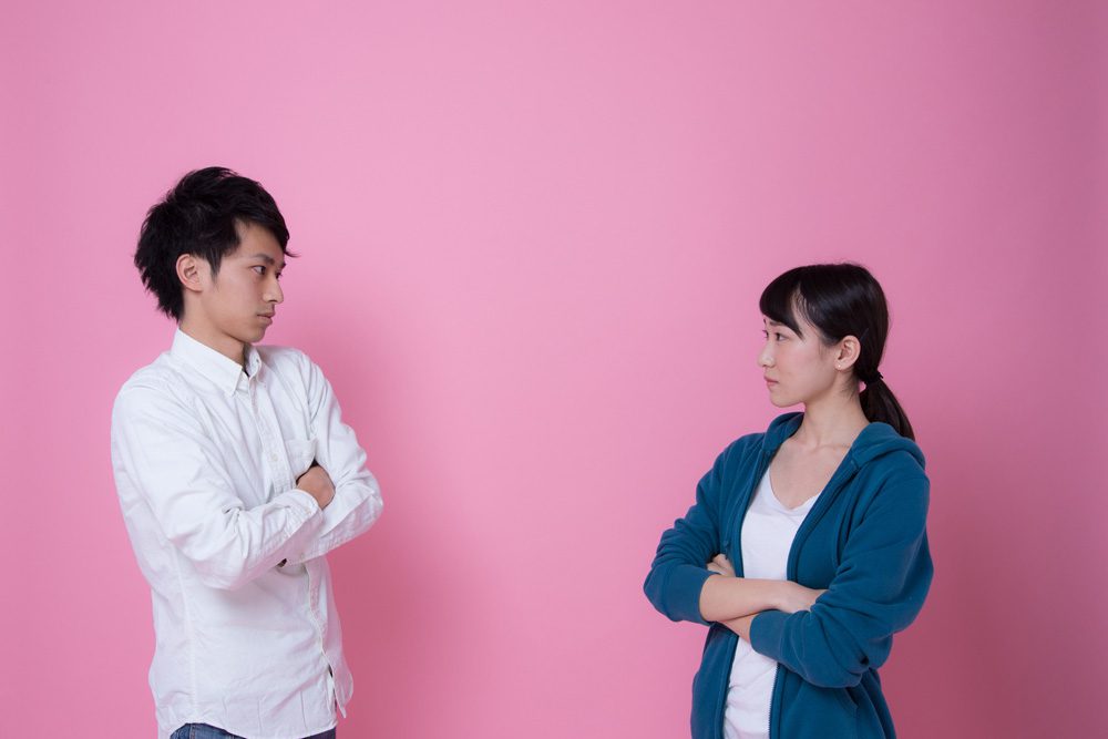 イライラするカップル