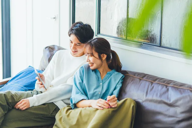 若い男女の夫婦