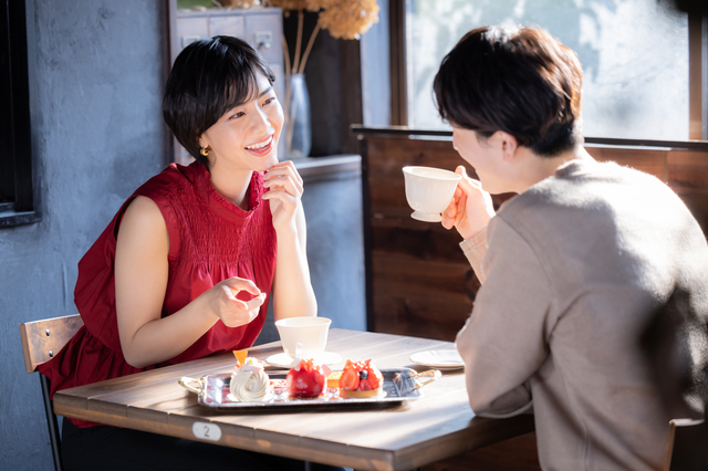 カップル　食事デート