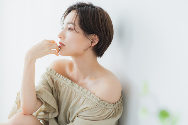 物憂げな女性