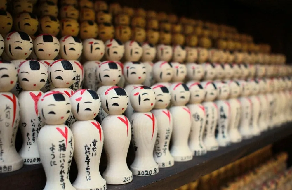 円通院の縁結びこけし