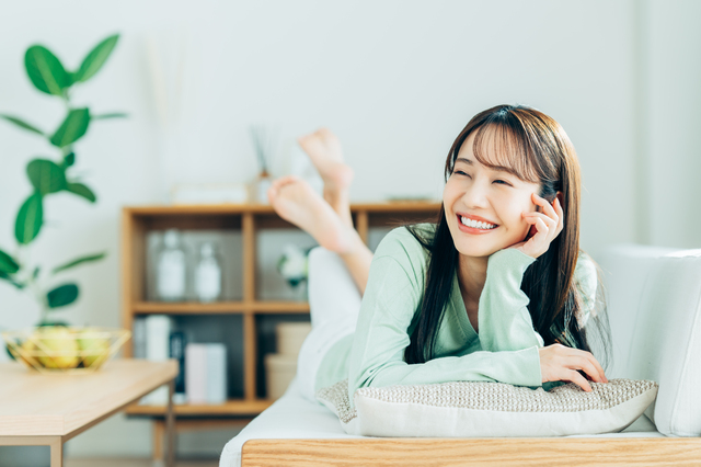 リラックスする女性