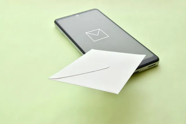 スマホのメッセージ、メール