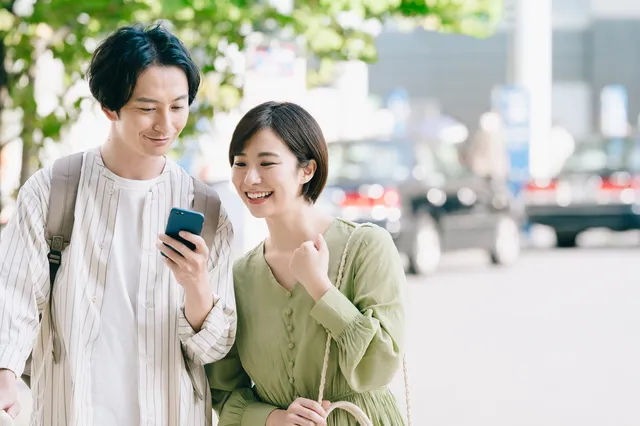 デートする男女