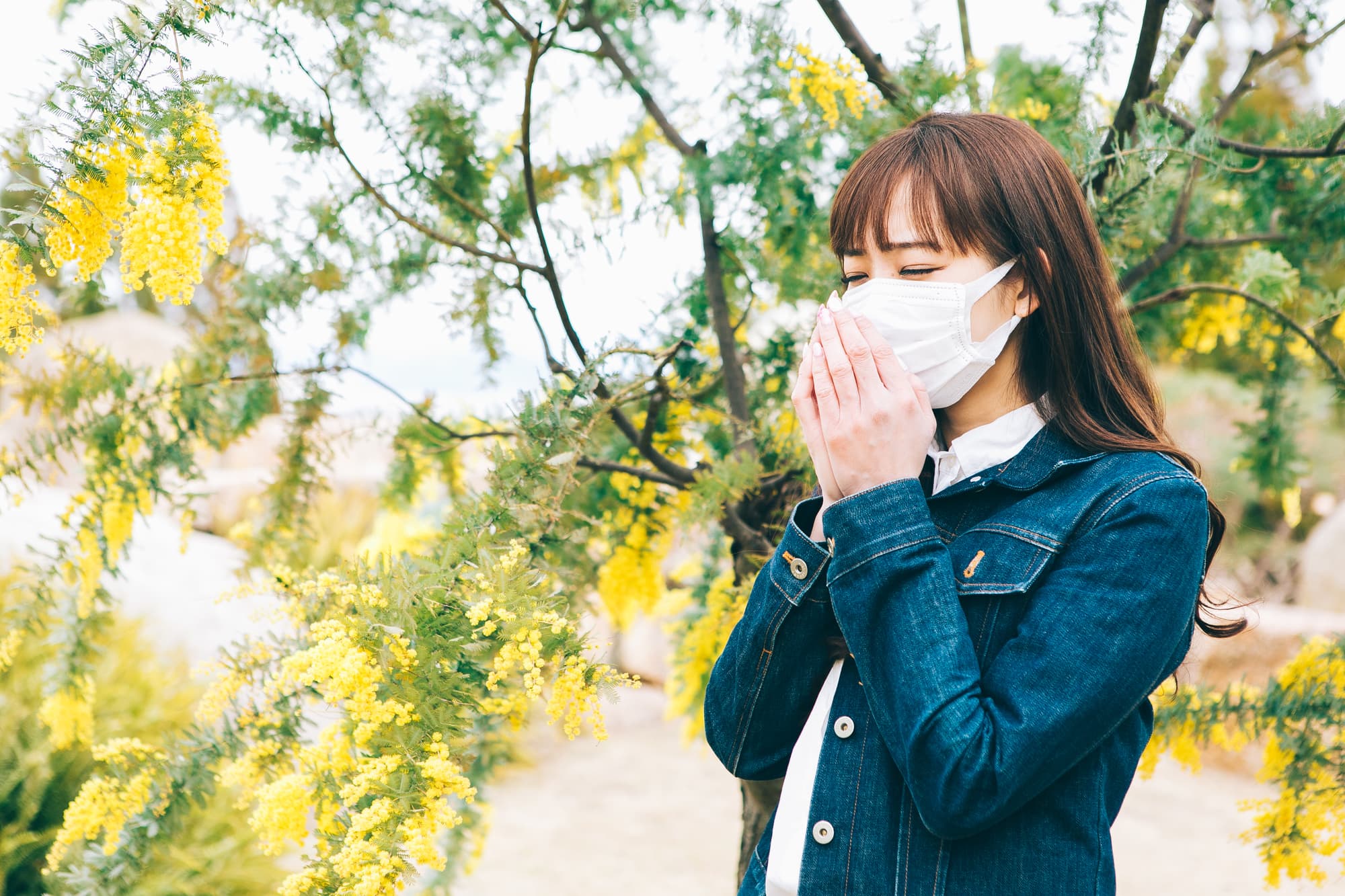 花粉症アレルギーの女性